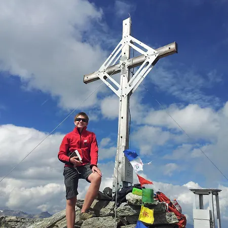 Alpenrose Hotel-garni فندق