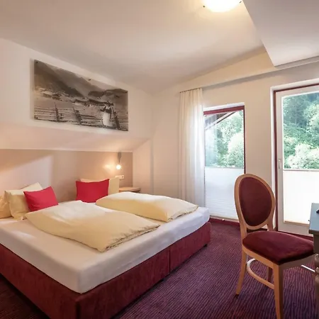 Отель Alpenrose Hotel-garni Герлос