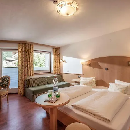 ホテル Alpenrose Hotel-garni