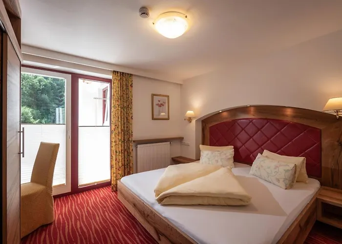 Отель Alpenrose Hotel-garni 2*